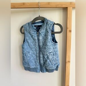 2T Gap zip up vest. Adorable spring jacket